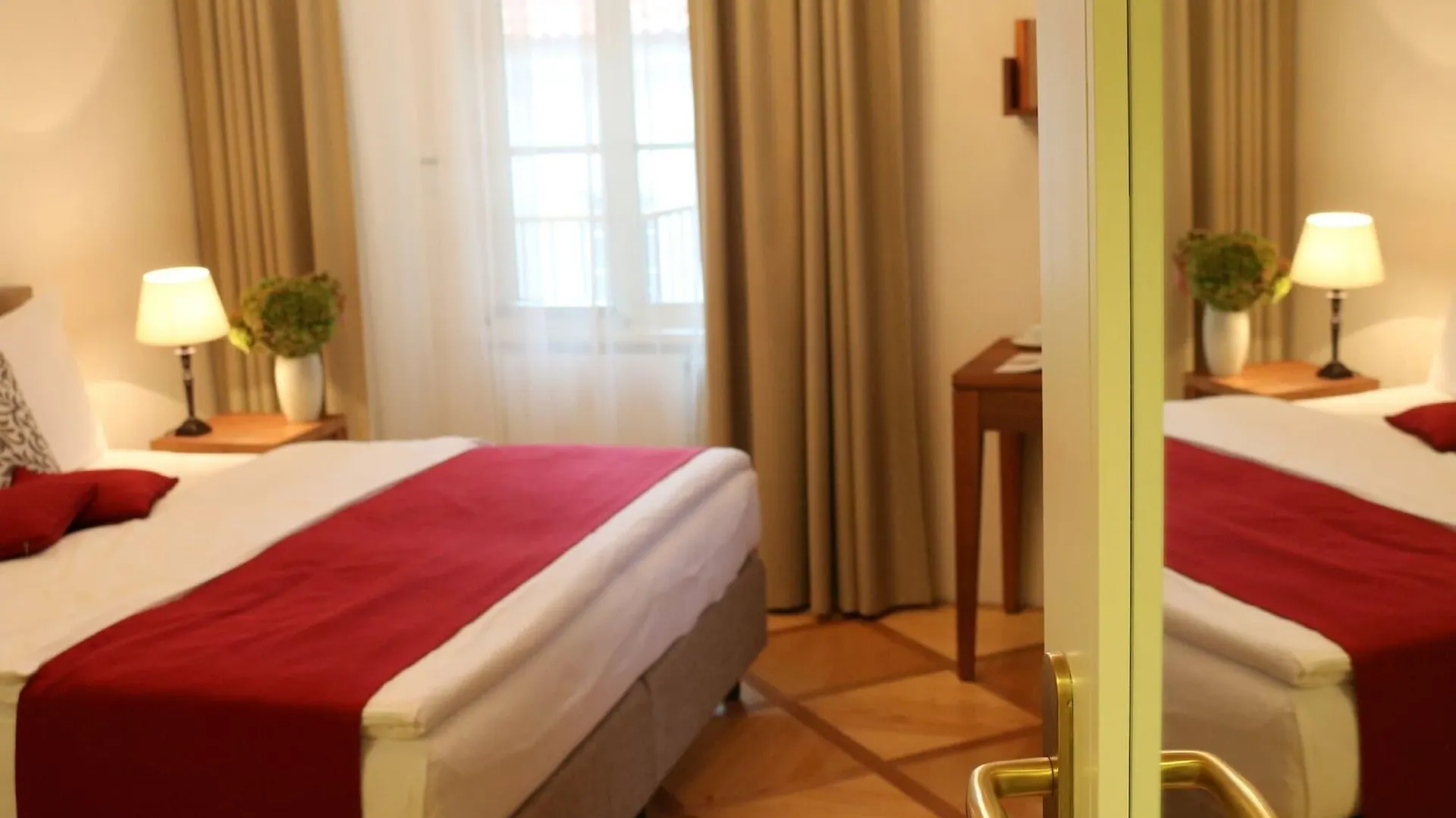 Hotel Golden Key Prague Castle