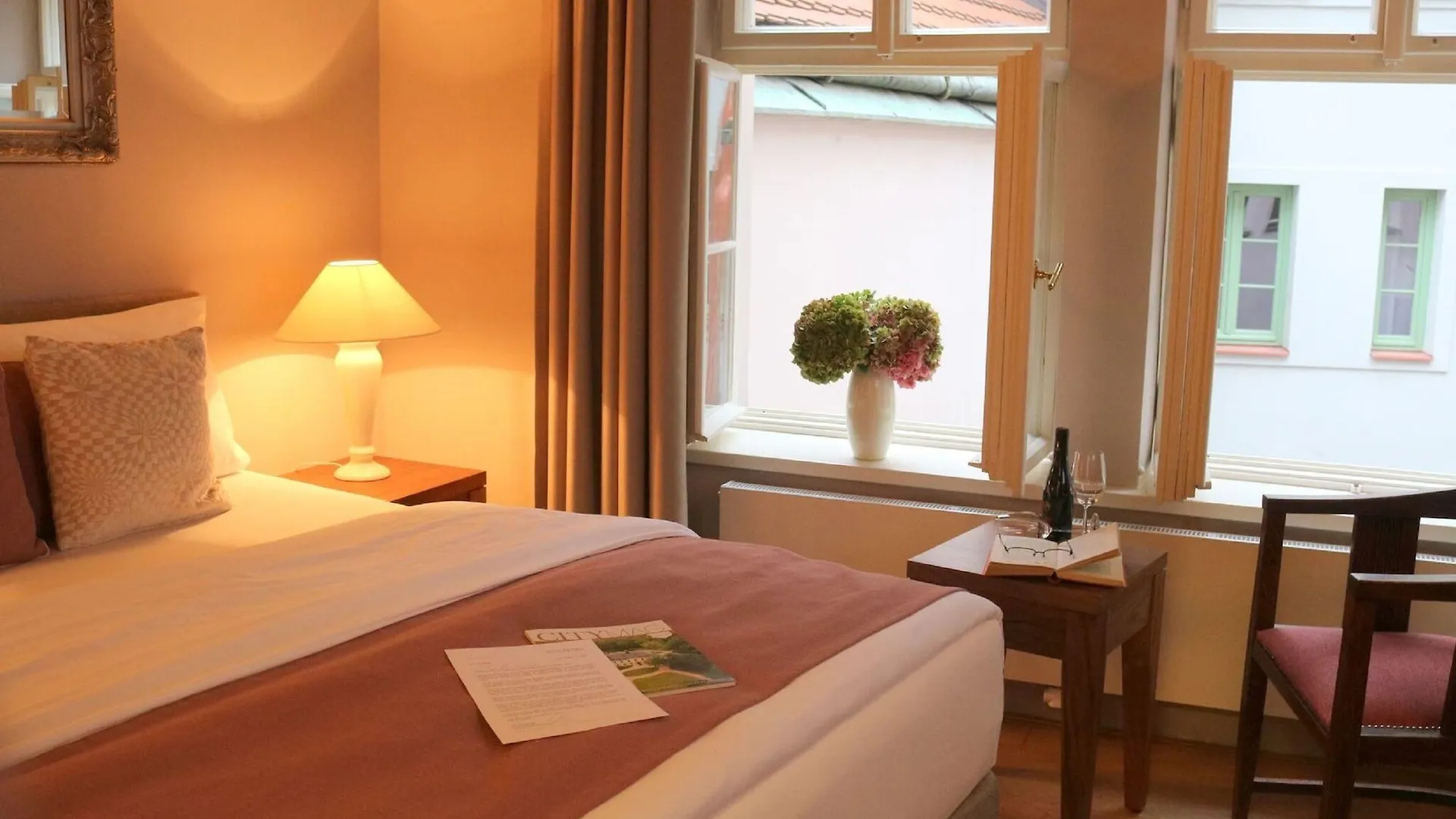 Hotel Golden Key Prague Castle