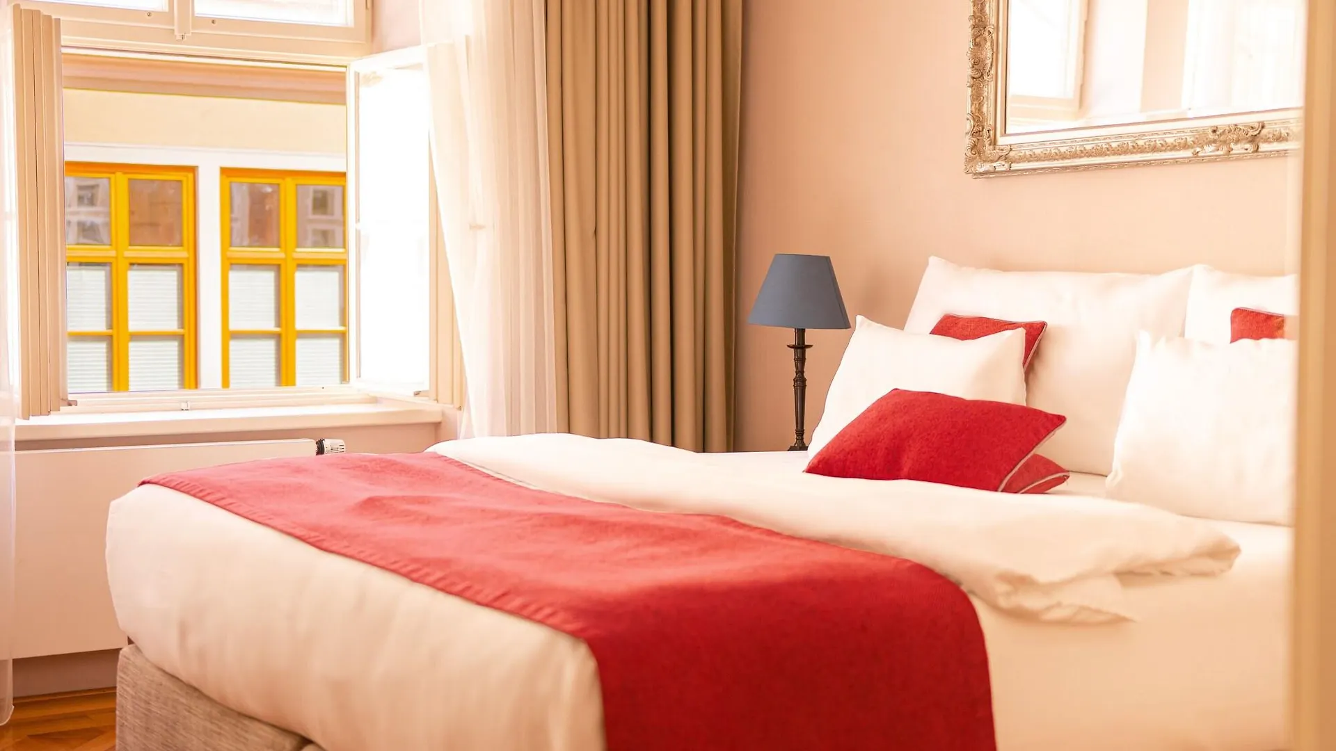 Hotel Golden Key Prague Castle 4*,