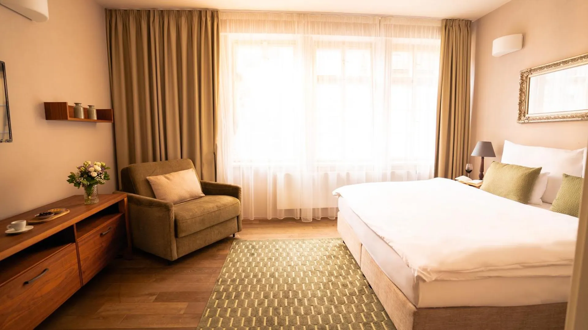 Hotel Golden Key Prague Castle