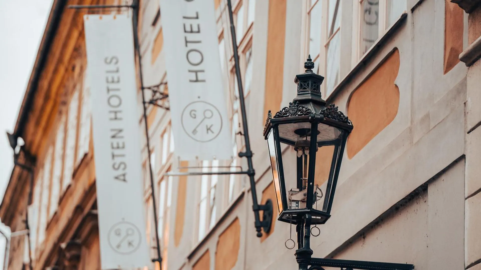 Hotel Golden Key Prague Castle 4*,